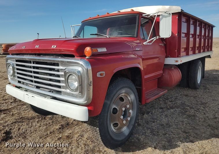 image for item GP9604 1970 Ford F600  grain truck