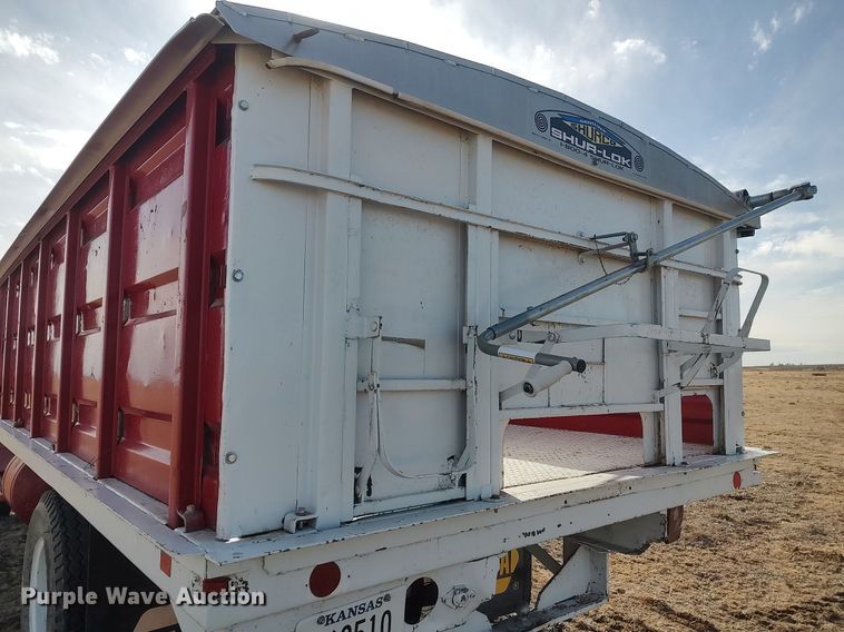 image for item GP9604 1970 Ford F600  grain truck