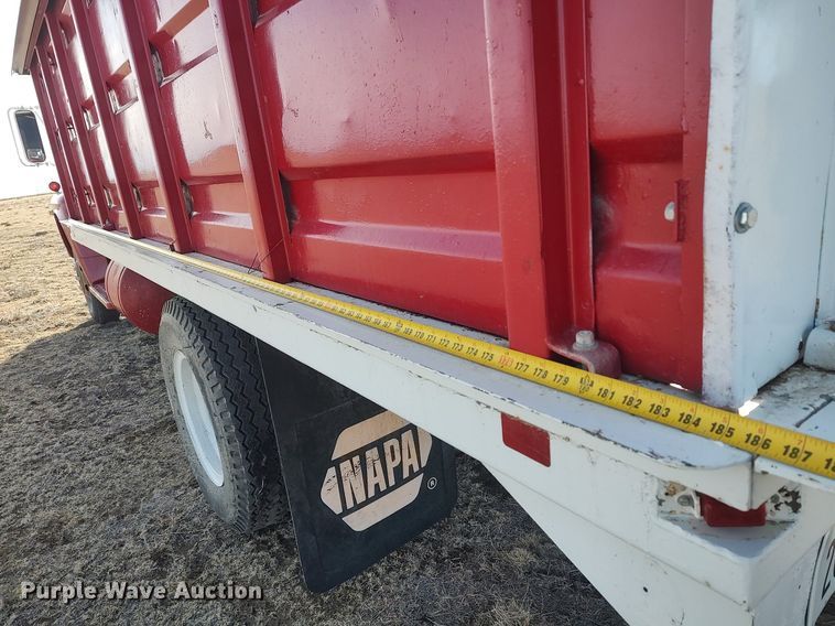 image for item GP9604 1970 Ford F600  grain truck