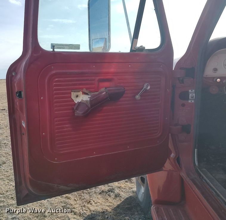 image for item GP9604 1970 Ford F600  grain truck