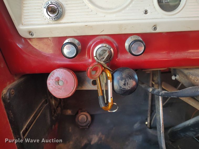 image for item GP9604 1970 Ford F600  grain truck