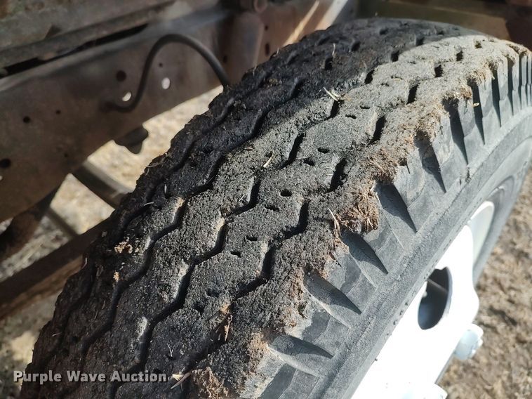 image for item GP9604 1970 Ford F600  grain truck