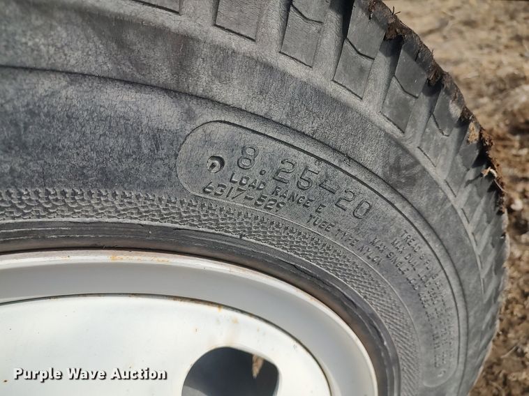 image for item GP9604 1970 Ford F600  grain truck