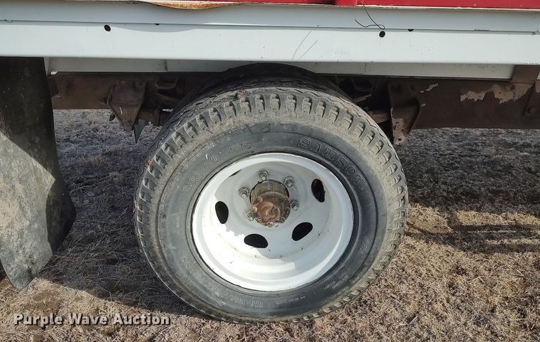 image for item GP9604 1970 Ford F600  grain truck