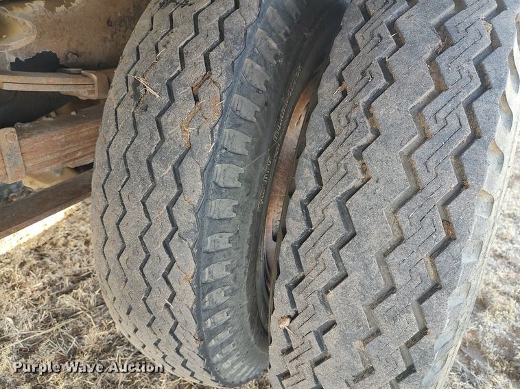 image for item GP9604 1970 Ford F600  grain truck