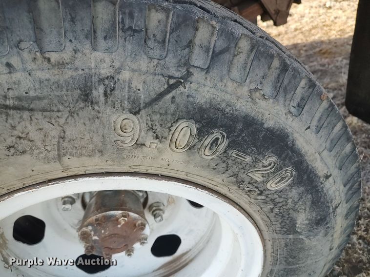 image for item GP9604 1970 Ford F600  grain truck