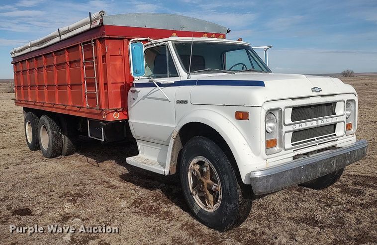 image for item GP9605 1970 Chevrolet C60  grain truck