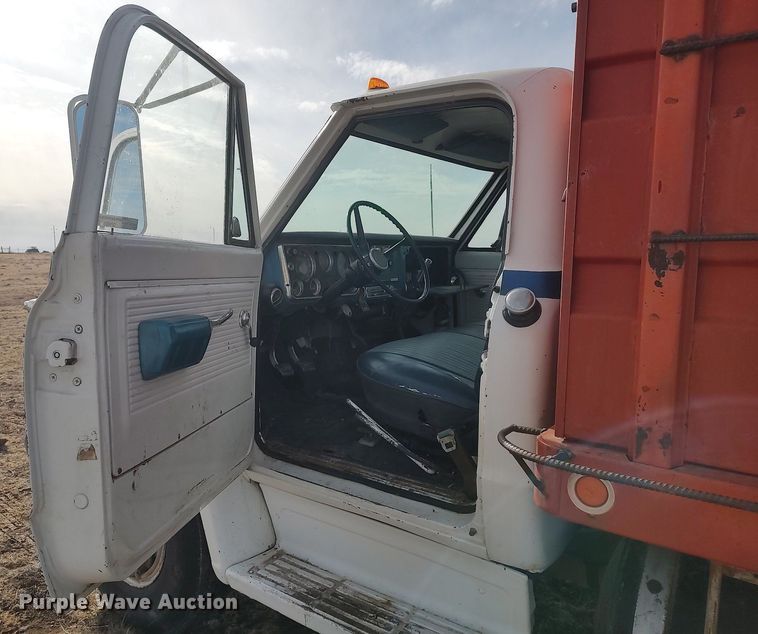 image for item GP9605 1970 Chevrolet C60  grain truck