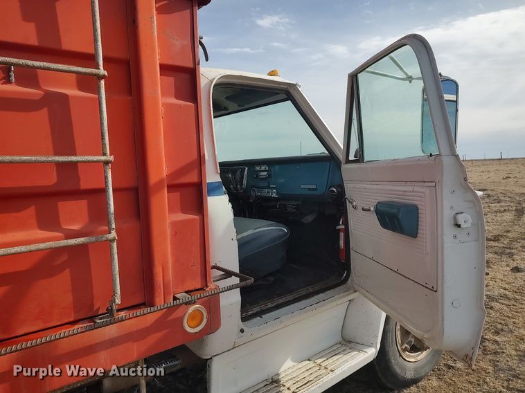 image for item GP9605 1970 Chevrolet C60  grain truck