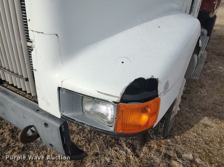 image for item GP9607 1995 International 9400  grain truck