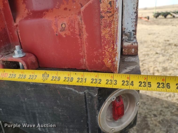 image for item GP9607 1995 International 9400  grain truck