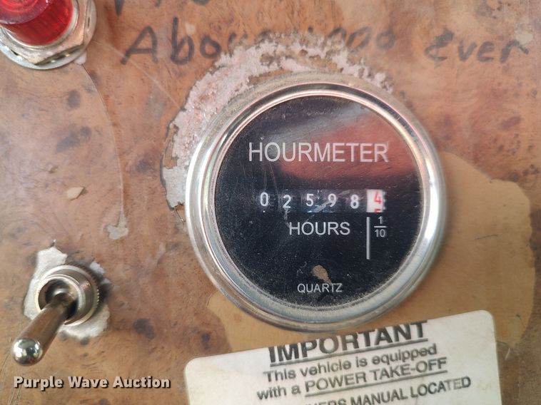 image for item GP9607 1995 International 9400  grain truck