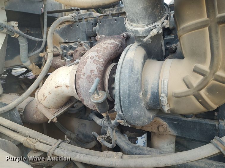 image for item GP9607 1995 International 9400  grain truck