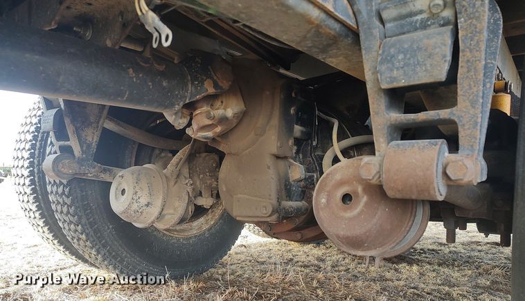 image for item GP9607 1995 International 9400  grain truck