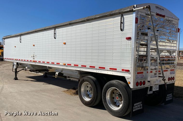 image for item HN9813 2009 Wilson DWH-501 PaceSetter  Ag Hopper grain trailer