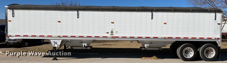 image for item HN9813 2009 Wilson DWH-501 PaceSetter  Ag Hopper grain trailer