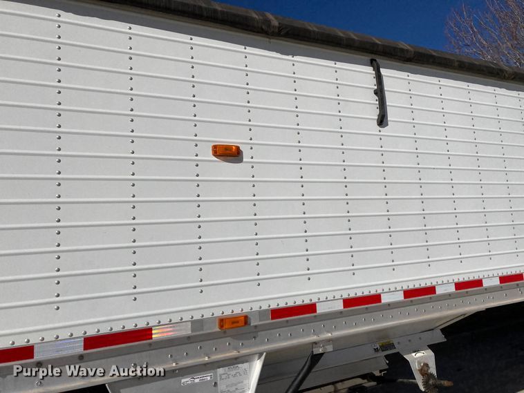 image for item HN9813 2009 Wilson DWH-501 PaceSetter  Ag Hopper grain trailer