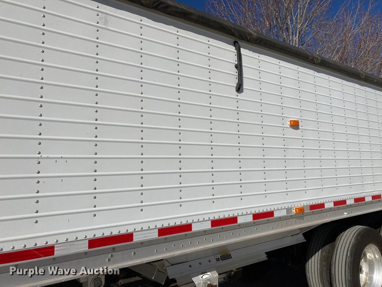 image for item HN9813 2009 Wilson DWH-501 PaceSetter  Ag Hopper grain trailer