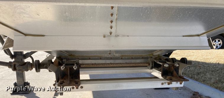 image for item HN9813 2009 Wilson DWH-501 PaceSetter  Ag Hopper grain trailer