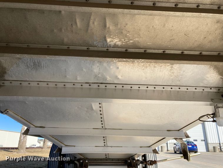 image for item HN9813 2009 Wilson DWH-501 PaceSetter  Ag Hopper grain trailer