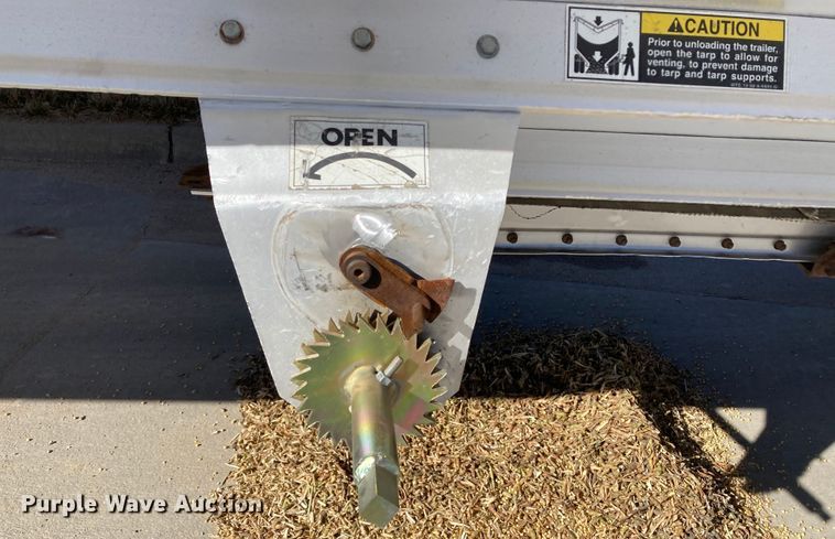 image for item HN9813 2009 Wilson DWH-501 PaceSetter  Ag Hopper grain trailer