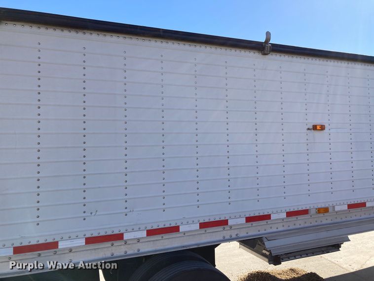 image for item HN9813 2009 Wilson DWH-501 PaceSetter  Ag Hopper grain trailer