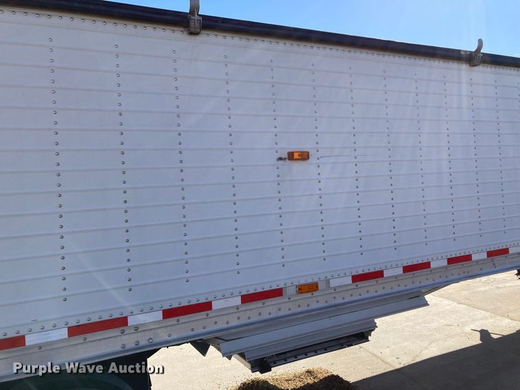image for item HN9813 2009 Wilson DWH-501 PaceSetter  Ag Hopper grain trailer