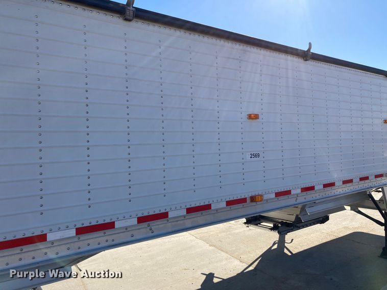 image for item HN9813 2009 Wilson DWH-501 PaceSetter  Ag Hopper grain trailer