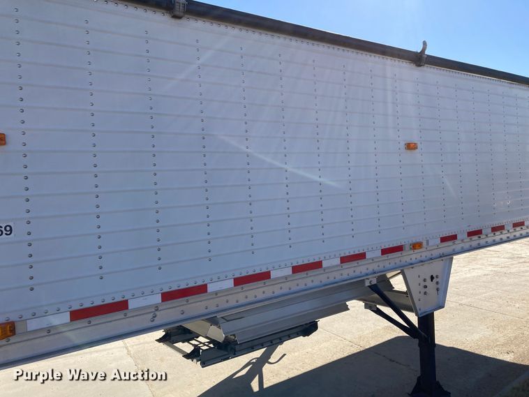 image for item HN9813 2009 Wilson DWH-501 PaceSetter  Ag Hopper grain trailer