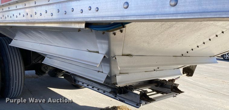 image for item HN9813 2009 Wilson DWH-501 PaceSetter  Ag Hopper grain trailer