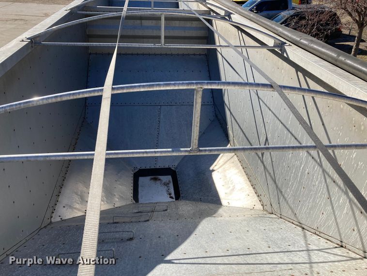 image for item HN9813 2009 Wilson DWH-501 PaceSetter  Ag Hopper grain trailer