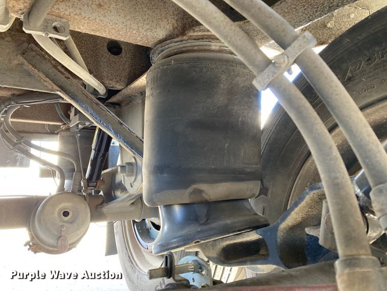 image for item HN9813 2009 Wilson DWH-501 PaceSetter  Ag Hopper grain trailer