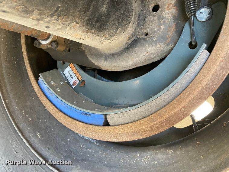 image for item HN9813 2009 Wilson DWH-501 PaceSetter  Ag Hopper grain trailer