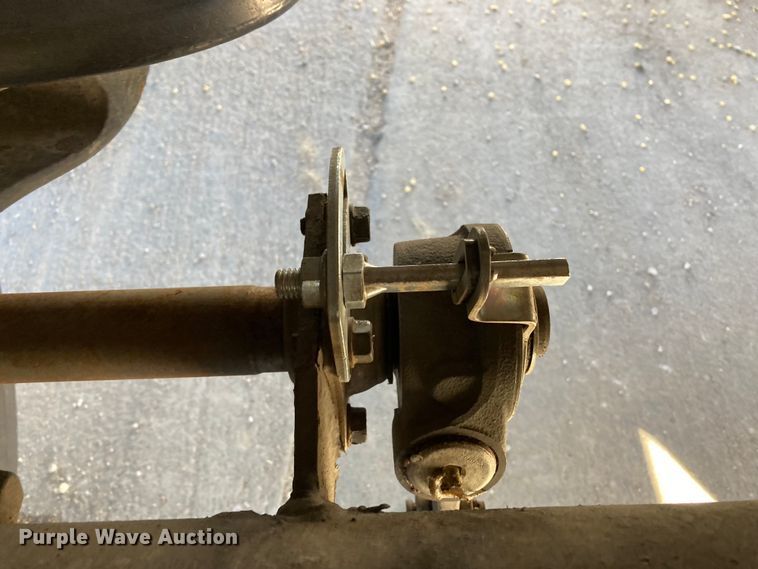 image for item HN9813 2009 Wilson DWH-501 PaceSetter  Ag Hopper grain trailer