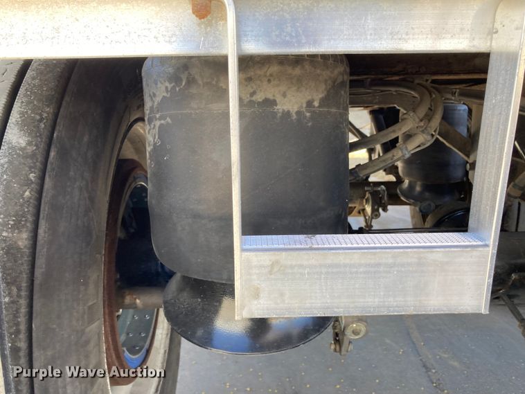 image for item HN9813 2009 Wilson DWH-501 PaceSetter  Ag Hopper grain trailer