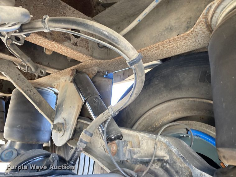 image for item HN9813 2009 Wilson DWH-501 PaceSetter  Ag Hopper grain trailer