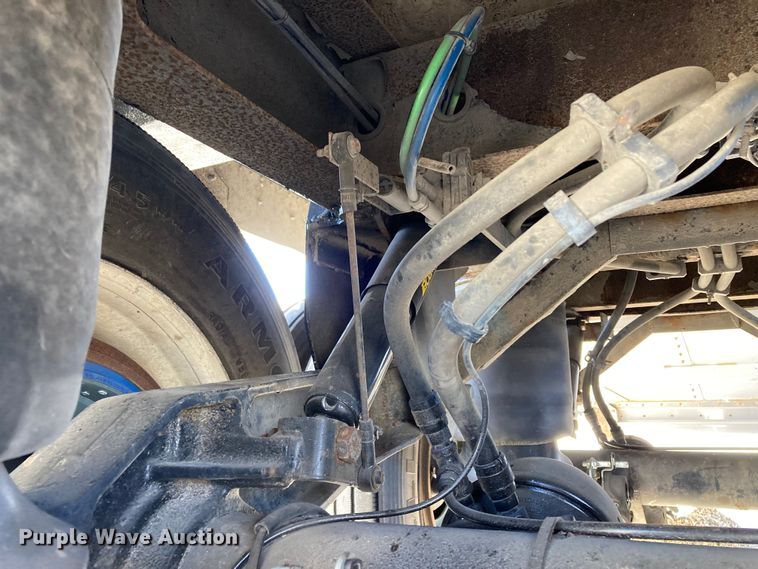 image for item HN9813 2009 Wilson DWH-501 PaceSetter  Ag Hopper grain trailer