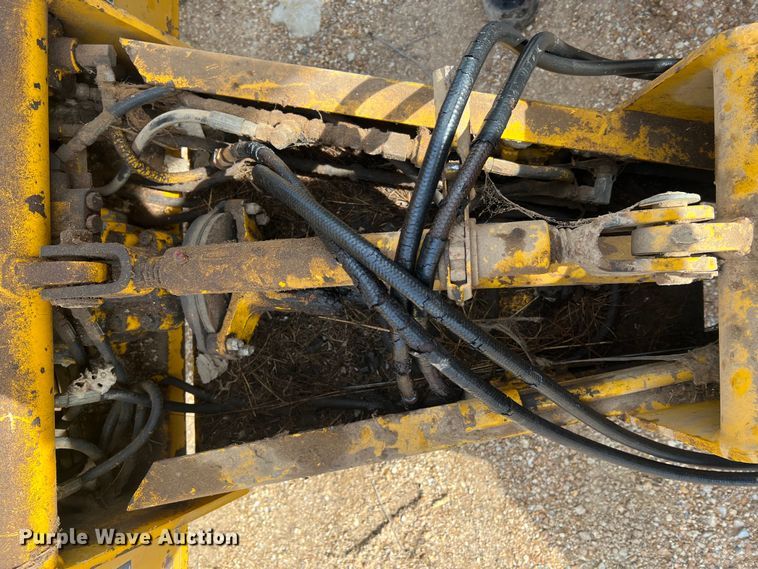 image for item JL9337 Vermeer 605F  round baler