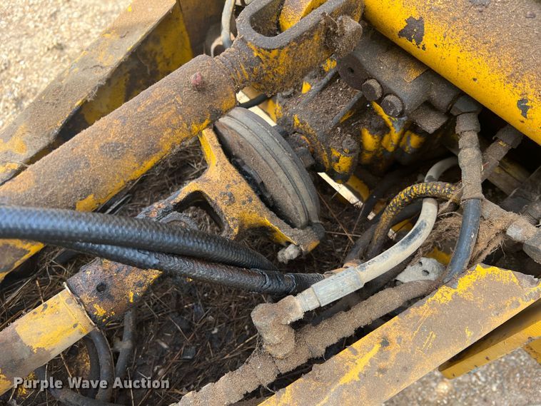 image for item JL9337 Vermeer 605F  round baler