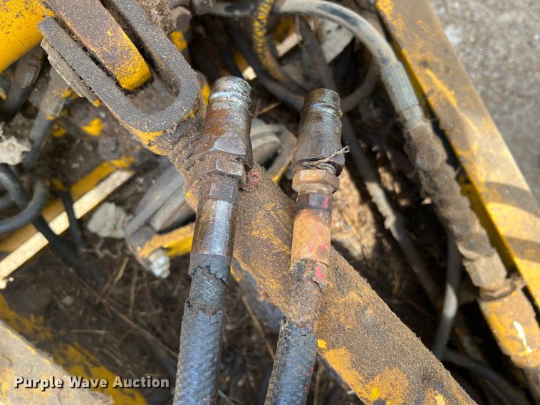 image for item JL9337 Vermeer 605F  round baler