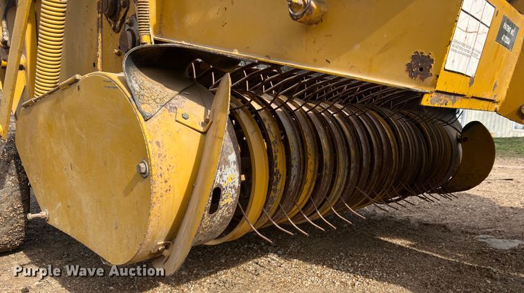 image for item JL9337 Vermeer 605F  round baler