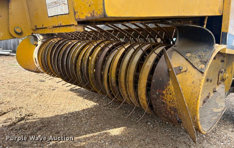 image for item JL9337 Vermeer 605F  round baler