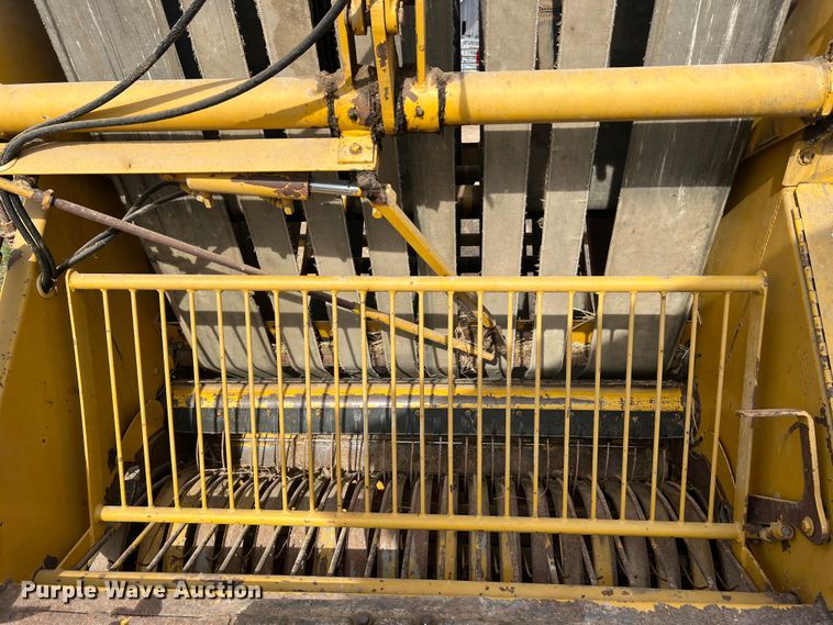 image for item JL9337 Vermeer 605F  round baler