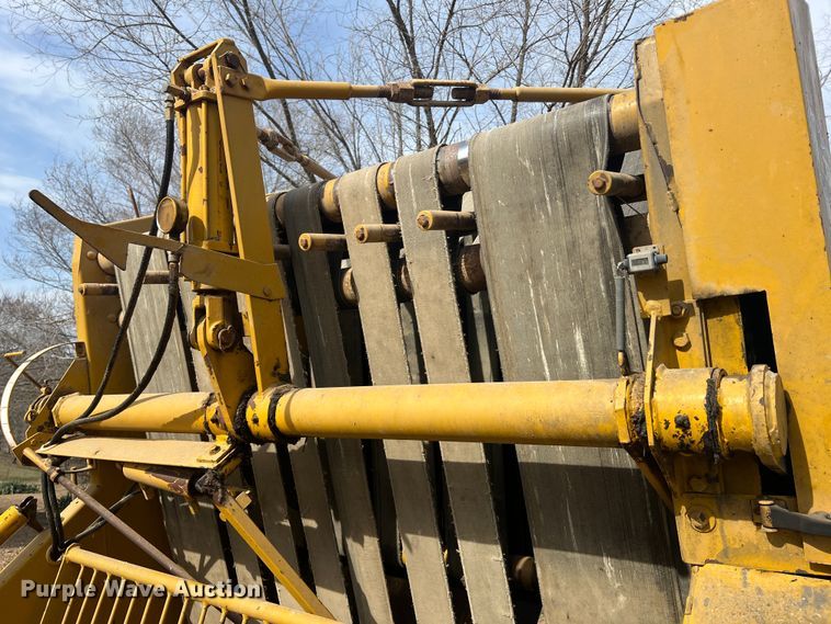 image for item JL9337 Vermeer 605F  round baler