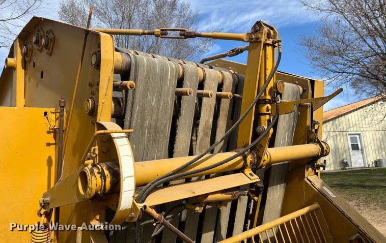 image for item JL9337 Vermeer 605F  round baler