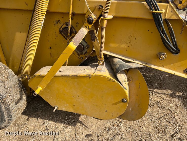 image for item JL9337 Vermeer 605F  round baler