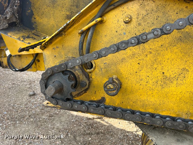 image for item JL9337 Vermeer 605F  round baler