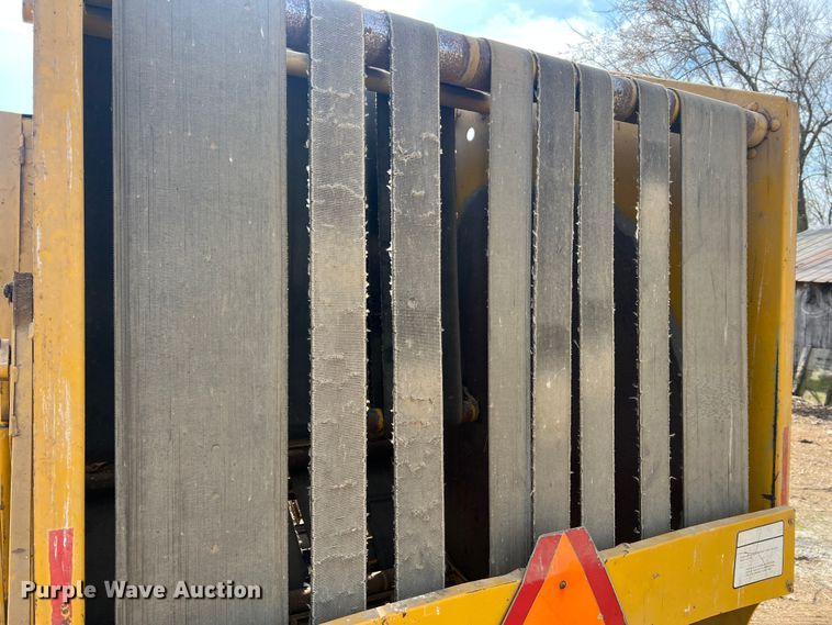 image for item JL9337 Vermeer 605F  round baler