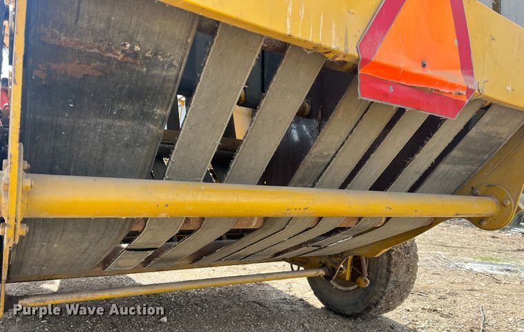 image for item JL9337 Vermeer 605F  round baler