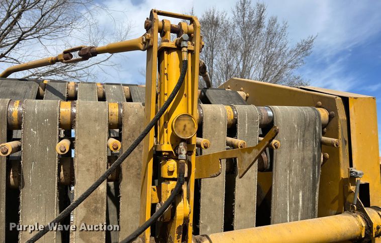 image for item JL9337 Vermeer 605F  round baler